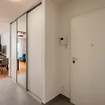 For - 2br With Free Garage Parking * Split