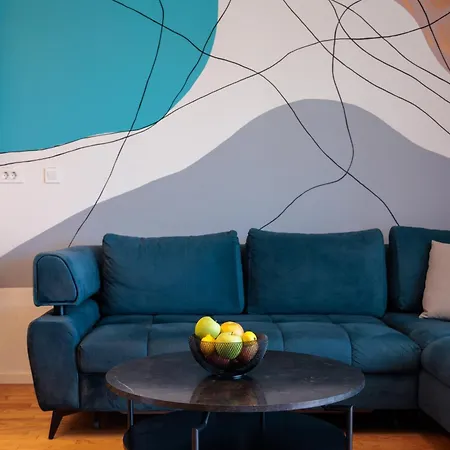 For - 2br With Free Garage Parking * Split