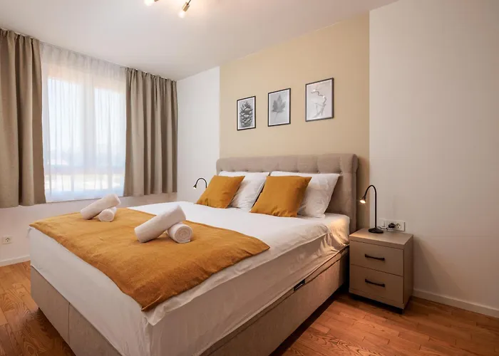 For - 2br With Free Garage Parking