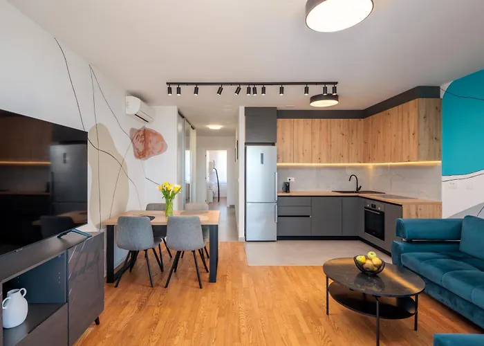 For - 2br With Free Garage Parking Split