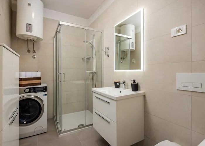 For - 2br With Free Garage Parking