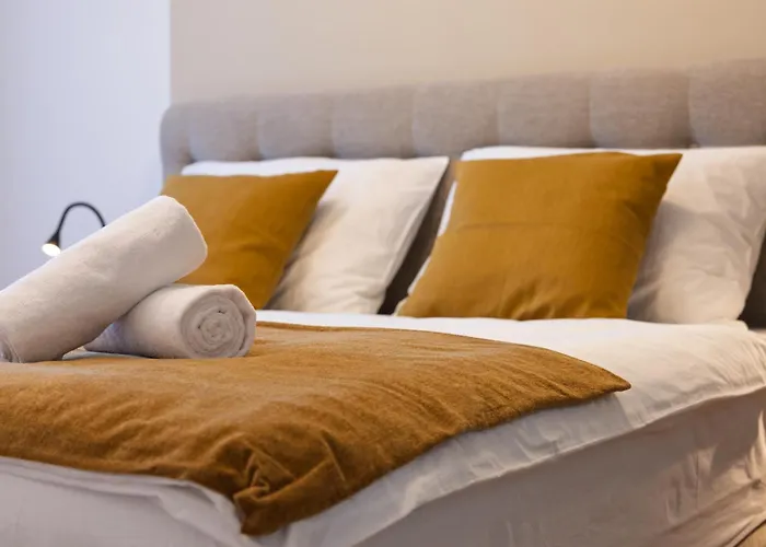 Apartment For - 2br With Free Garage Parking