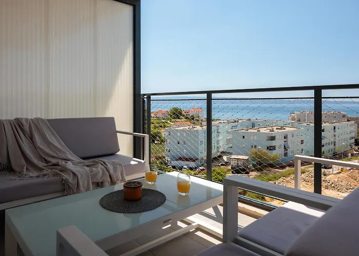 For - 2br With Free Garage Parking Apartment Split