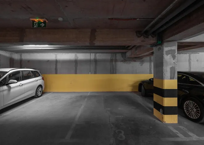 Apartment For - 2br With Free Garage Parking